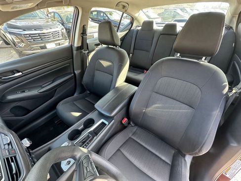 Used 2025 Nissan Altima 2.5 SV image 41