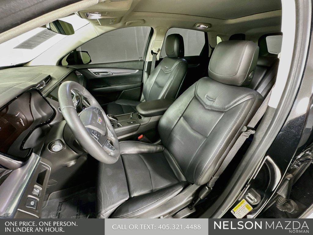 Used 2017 Cadillac XT5 Luxury w/ Driver Awareness Package FWD image 12