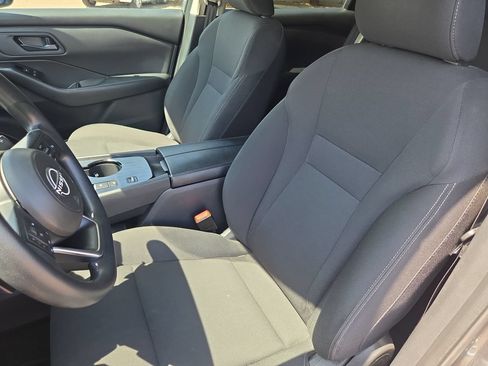 Used 2024 Nissan Rogue S FWD image 18