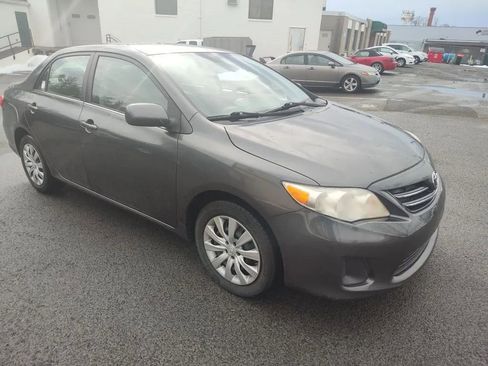 Used 2013 Toyota Corolla LE image 2