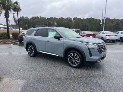 New 2026 Nissan Pathfinder Platinum w/ Cargo Package