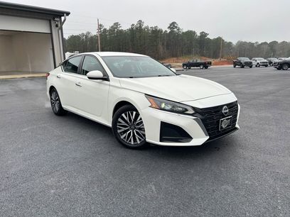 Used 2023 Nissan Altima 2.5 SV