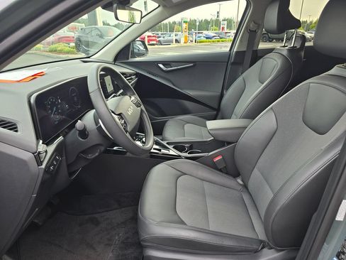 Certified 2023 Kia Niro Wind w/ Wind Preserve Package FWD image 8