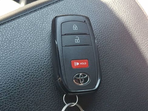 Used 2025 Toyota 4Runner SR5 AWD/4WD image 25