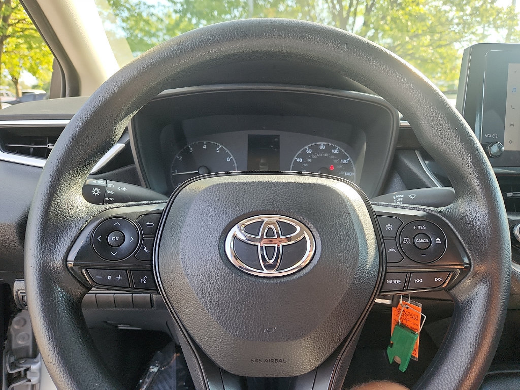 Used 2023 Toyota Corolla LE w/ Carpet Mat Package (TMS) FWD image 18