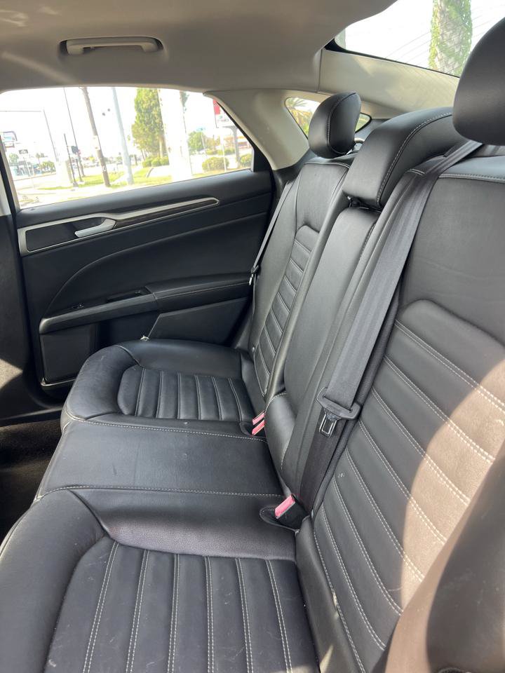Used 2014 Ford Fusion SE w/ Equipment Group 202A FWD image 7