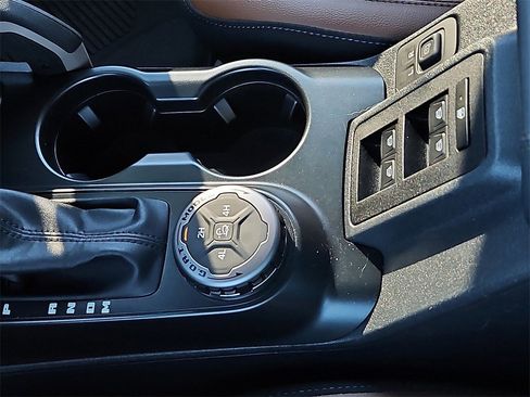 Used 2024 Ford Bronco Outer Banks image 22