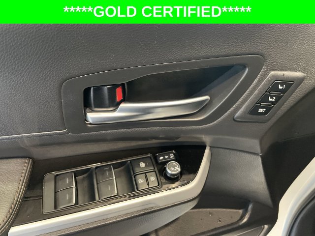 Used 2025 Toyota Sienna Platinum AWD/4WD image 15