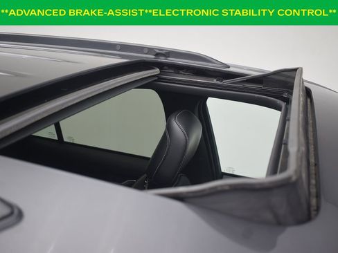 Used 2023 Jeep Grand Cherokee Altitude image 17