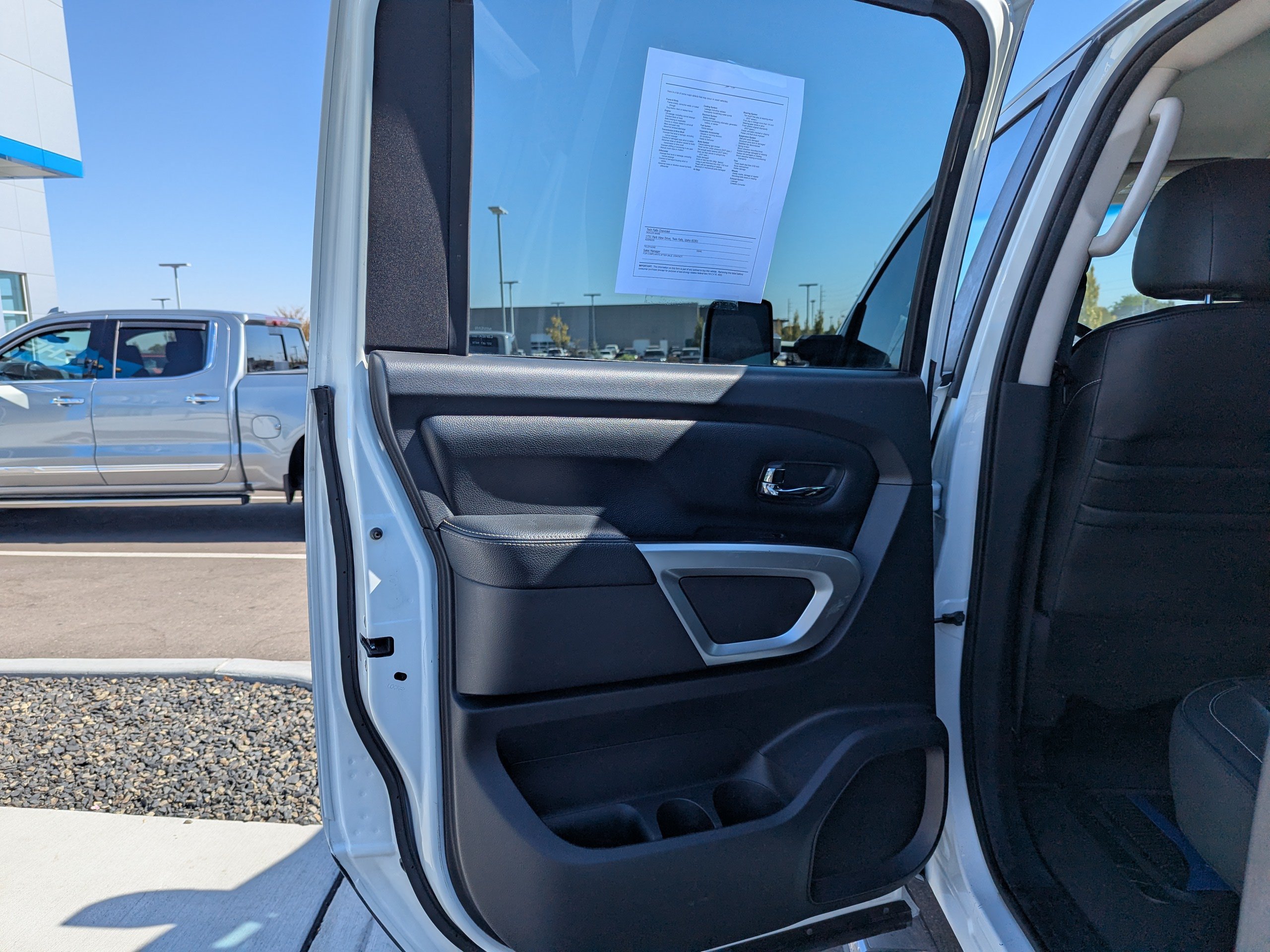 Used 2016 Nissan Titan PRO-4X AWD/4WD image 28