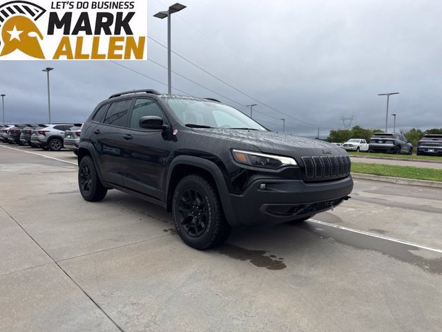 Used 2022 Jeep Cherokee Trailhawk w/ Trailer Tow Group AWD/4WD image 1