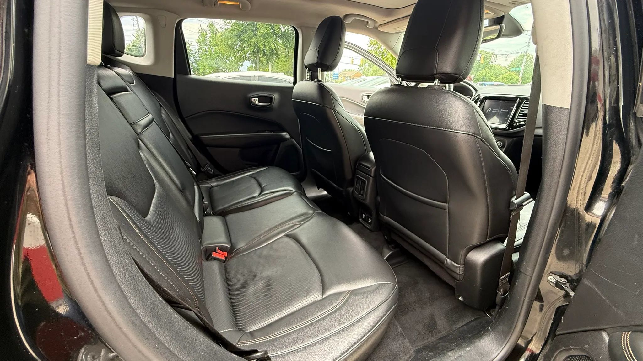 Used 2018 Jeep Compass Limited w/ Navigation Group AWD/4WD image 11