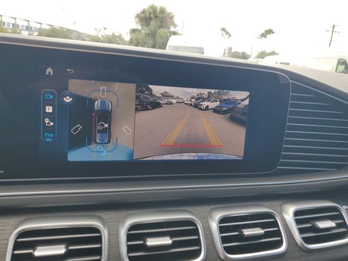 New 2026 Mercedes-Benz GLS 580 4MATIC image 30