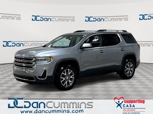 Used 2023 GMC Acadia SLT image 1