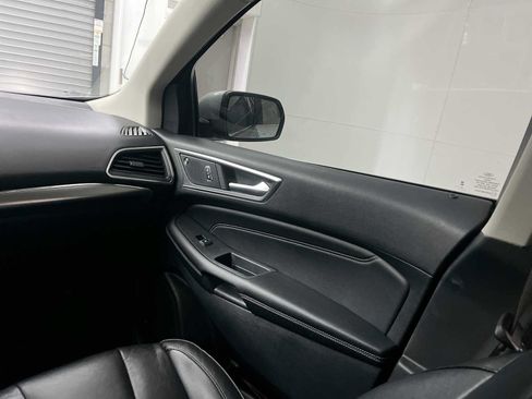 Used 2022 Ford Edge Titanium AWD/4WD image 11