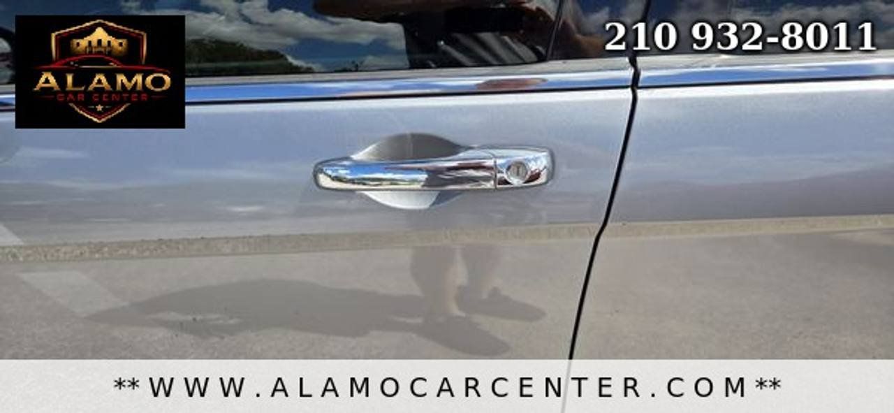 Used 2013 Chrysler 200 Limited FWD image 10