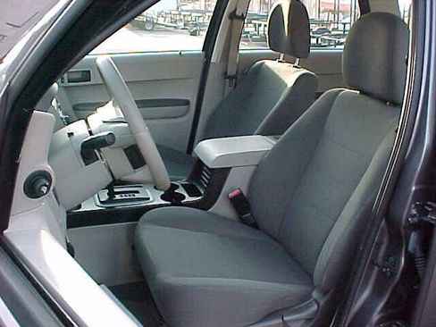 Used 2011 Ford Escape XLS w/ 102A Rapid Spec Order Code image 27