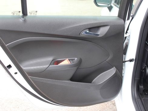 Used 2017 Chevrolet Cruze LS image 13