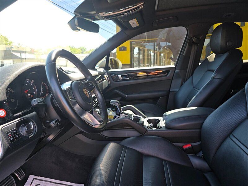Used 2020 Porsche Cayenne S AWD/4WD image 18