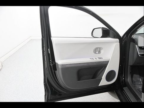 Certified 2023 Hyundai Ioniq 5 SEL AWD/4WD image 4