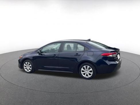 Used 2025 Toyota Corolla LE image 9