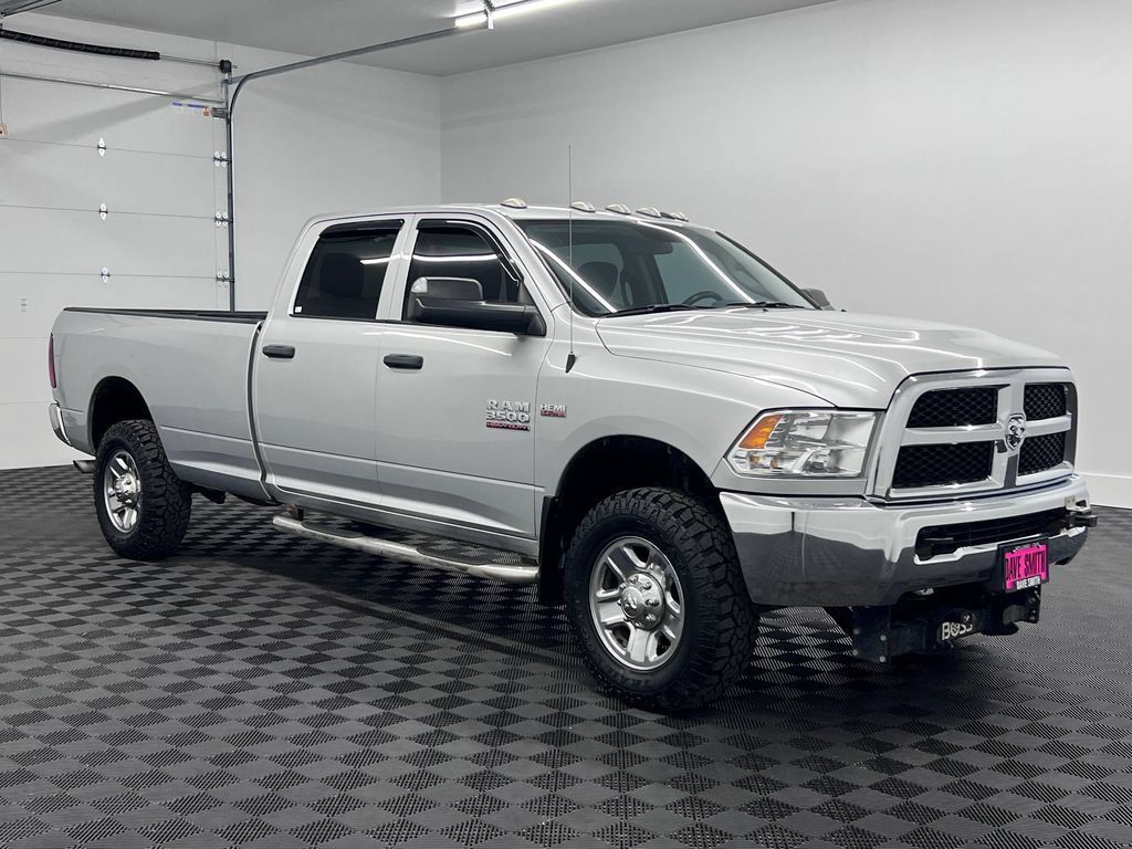 Used 2018 RAM 3500 Tradesman w/ Chrome Appearance Group AWD/4WD image 7