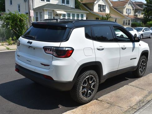 Used 2025 Jeep Compass Trailhawk AWD/4WD image 6