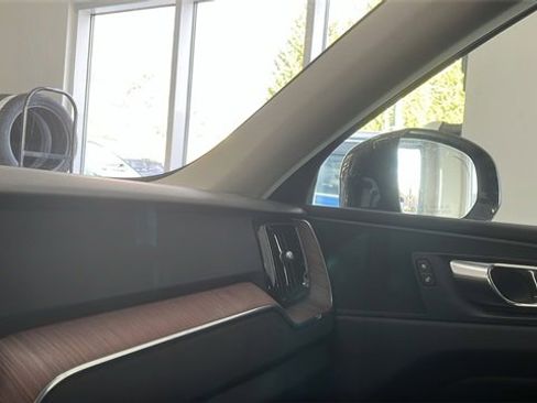 Certified 2023 Volvo XC60 B5 Plus w/ Climate Package image 16