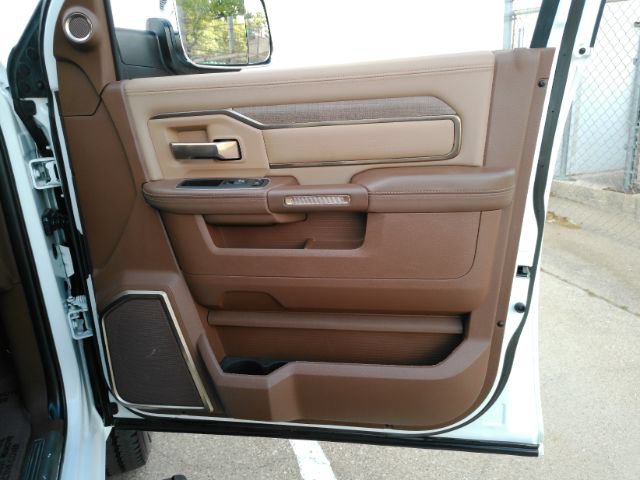 Used 2022 RAM 3500 Limited AWD/4WD image 21