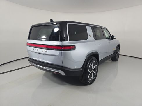Used 2024 Rivian R1S Adventure AWD/4WD image 5