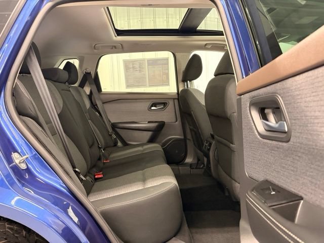Used 2021 Nissan Rogue SV AWD/4WD image 9
