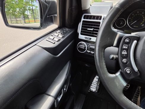 Used 2009 Land Rover Range Rover Autobiography AWD/4WD image 16