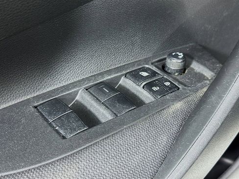 Used 2022 Toyota Corolla LE image 16
