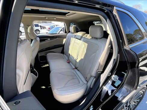 Used 2019 Lincoln Nautilus Reserve w/ Driver Assistance Package image 20