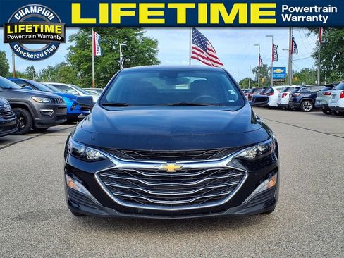 Used 2025 Chevrolet Malibu LT FWD image 2