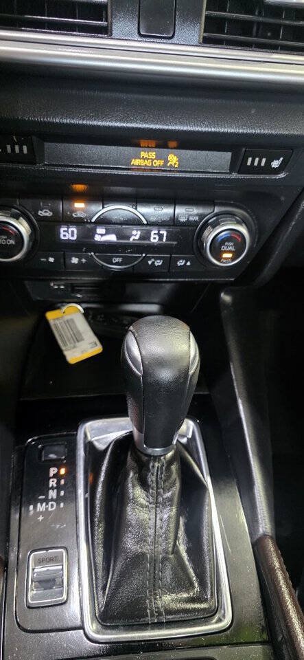 Used 2017 MAZDA MAZDA3 Touring FWD image 13