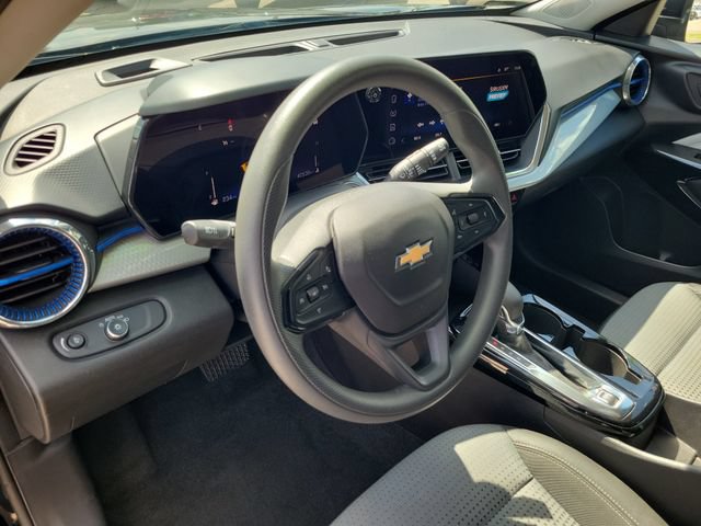 Used 2025 Chevrolet Trax LT FWD image 15
