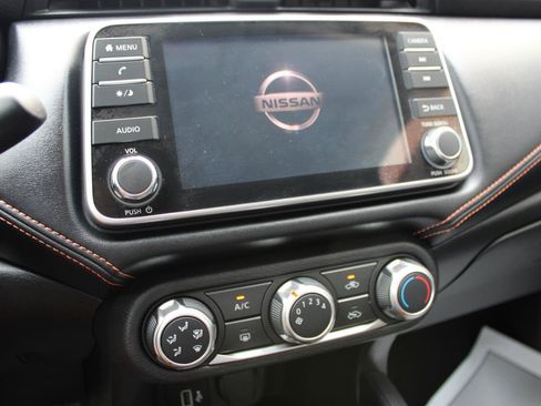 Used 2021 Nissan Versa SR FWD image 29