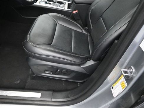 Used 2023 Ford Explorer Limited image 29