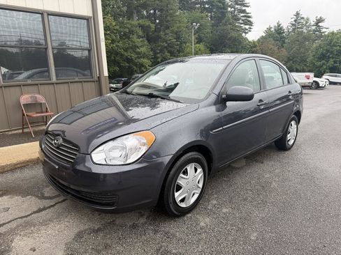 Used 2011 Hyundai Accent GLS FWD image 1