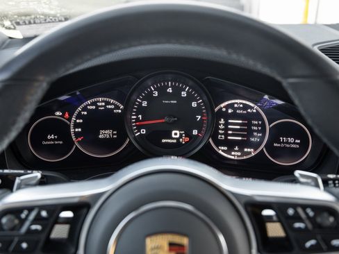 Certified 2023 Porsche Cayenne Platinum Edition image 14