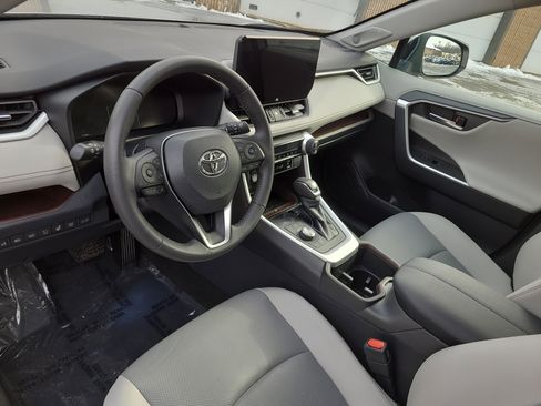 Used 2023 Toyota RAV4 Limited image 16