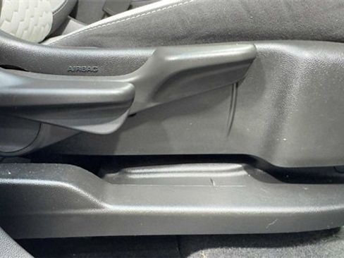 Used 2020 Chevrolet Equinox LS image 13