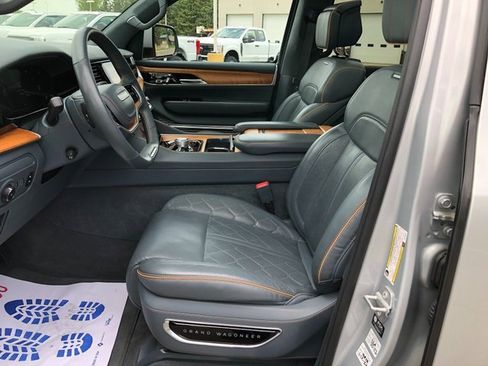 Used 2022 Jeep Grand Wagoneer Series II w/ Convenience Group III image 21