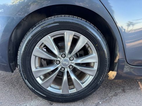 Used 2011 INFINITI M37 w/ Premium Pkg image 11