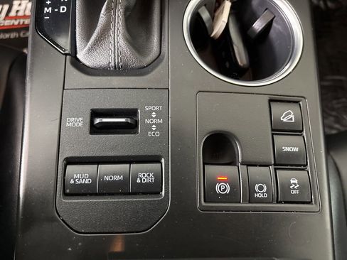 Used 2025 Toyota Highlander XLE AWD/4WD image 20