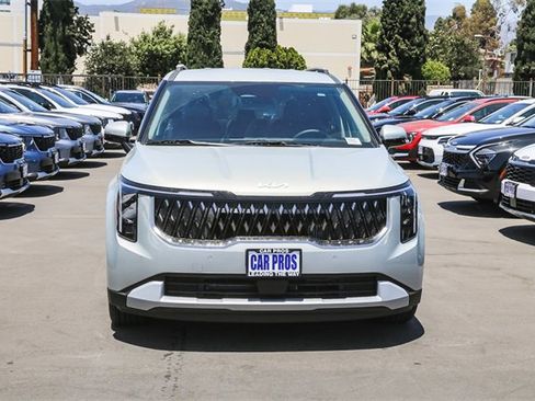 New 2026 Kia Carnival EX image 3