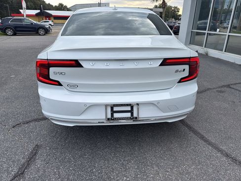 Used 2025 Volvo S90 B6 Ultra w/ Lounge Package image 13