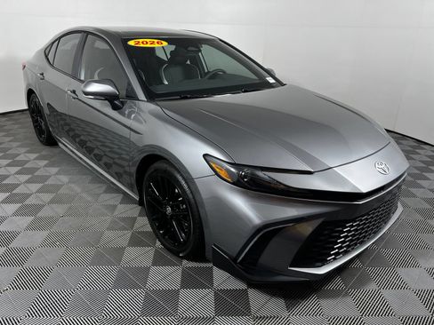 Used 2026 Toyota Camry SE FWD image 3