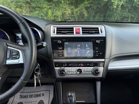Used 2015 Subaru Legacy 2.5i Premium w/ Moonroof Package AWD/4WD image 27